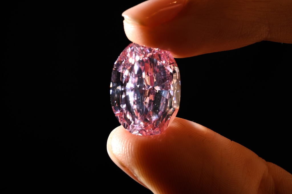 World's largest pink diamond sold for $26.6 Million at auction