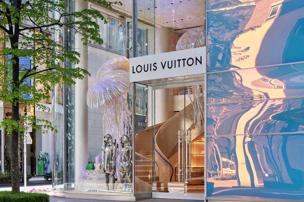 Designers Crunched by Credit: Tokyo Ginza Louis Vuitton Flagship Store In  Tatters